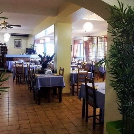 The Originals City, Est Hotel