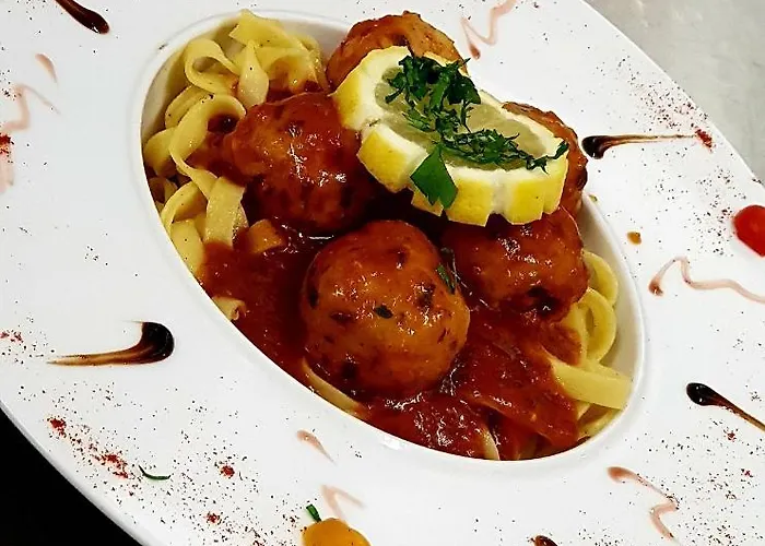 The Originals City, Est Βαλένς