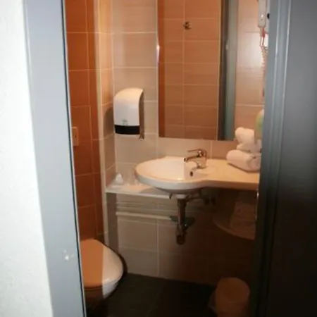 The Originals City, Est Hotell